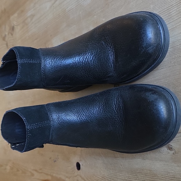 UGG Harrison Zip Suede Leather Black Boots Size 9 - Picture 6 of 12